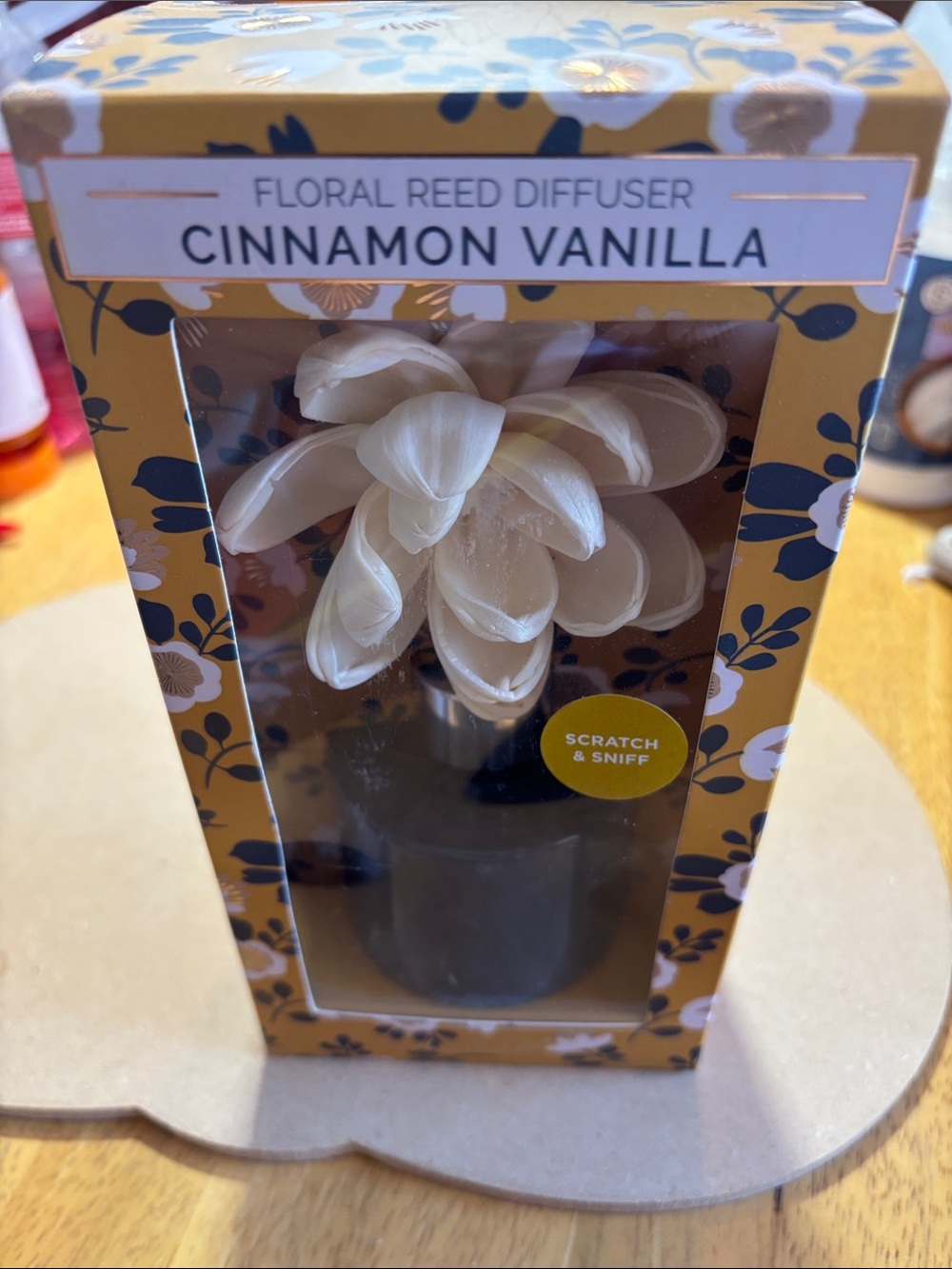 Floral Reed Diffuser Cinnamon Vanilla - White NIB